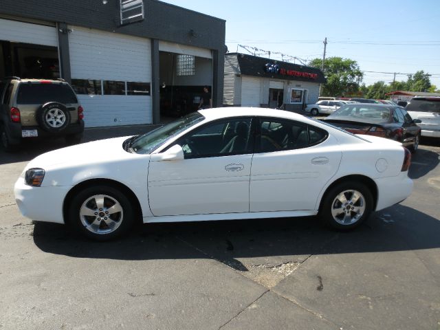 Pontiac Grand Prix 2006 photo 1
