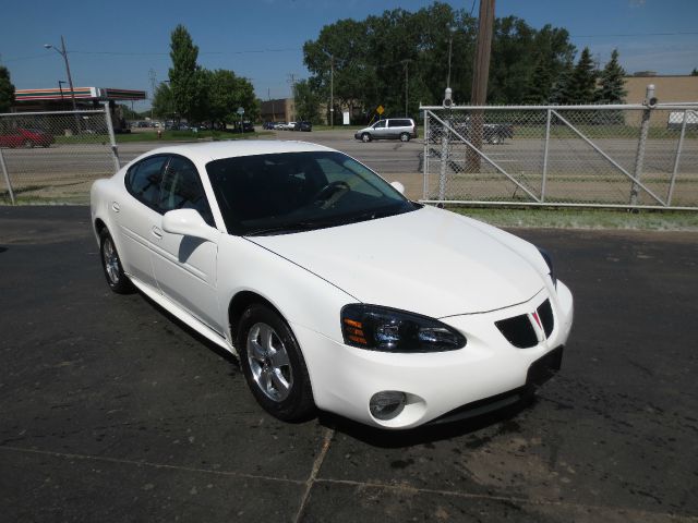 Pontiac Grand Prix 2006 photo 3