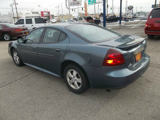 Pontiac Grand Prix Base Sedan