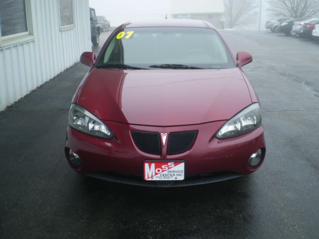 Pontiac Grand Prix 2007 photo 2