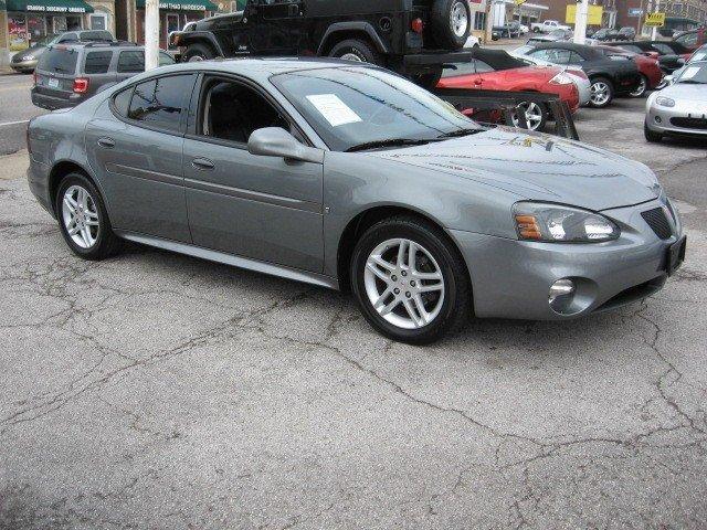 Pontiac Grand Prix 2007 photo 2