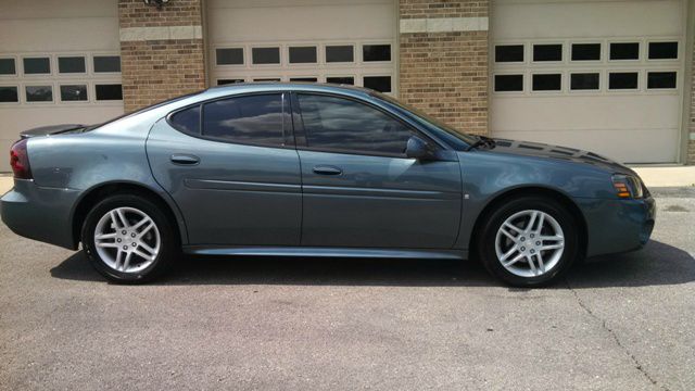 Pontiac Grand Prix XUV SLE 4WD Sedan