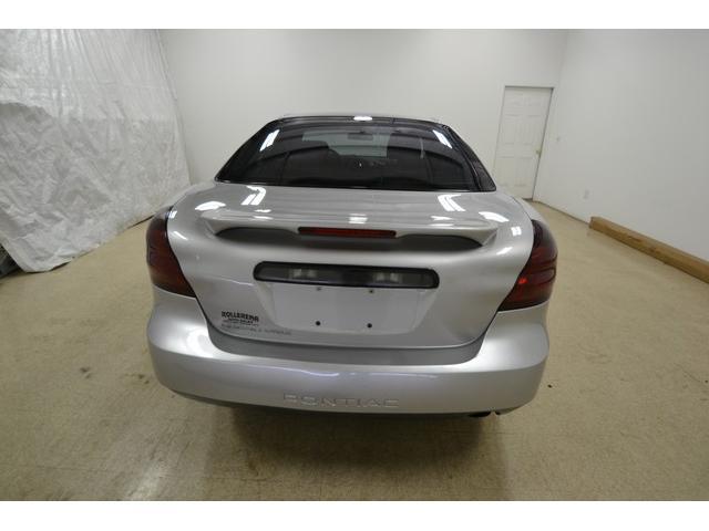 Pontiac Grand Prix SE Sedan Sedan