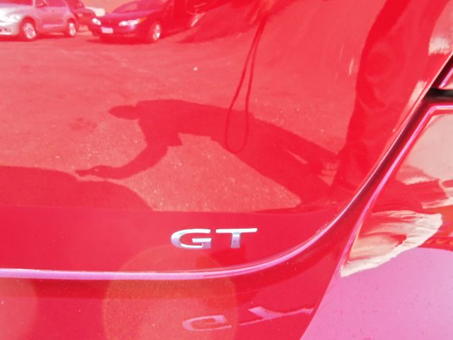 Pontiac Grand Prix XUV SLE 4WD Sedan