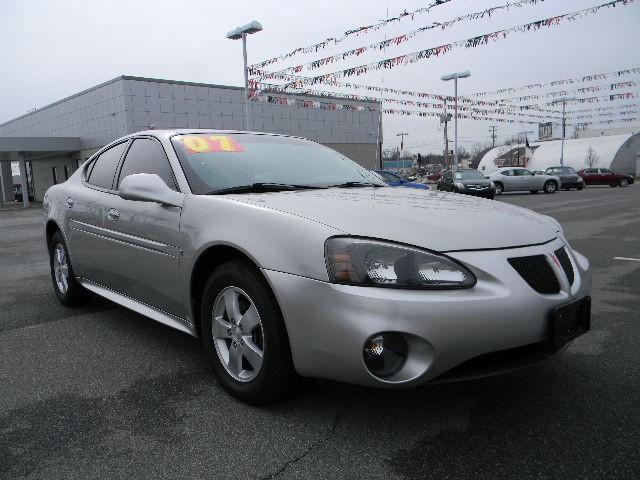 Pontiac Grand Prix 2007 photo 1