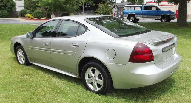 Pontiac Grand Prix 2007 photo 2