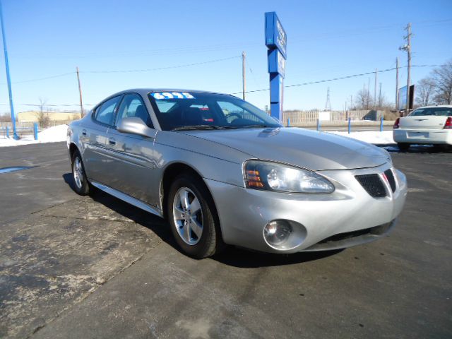 Pontiac Grand Prix 2007 photo 2