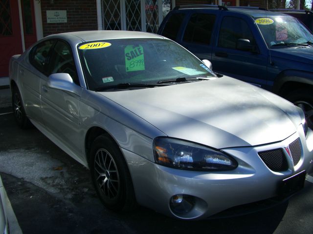 Pontiac Grand Prix 2007 photo 1
