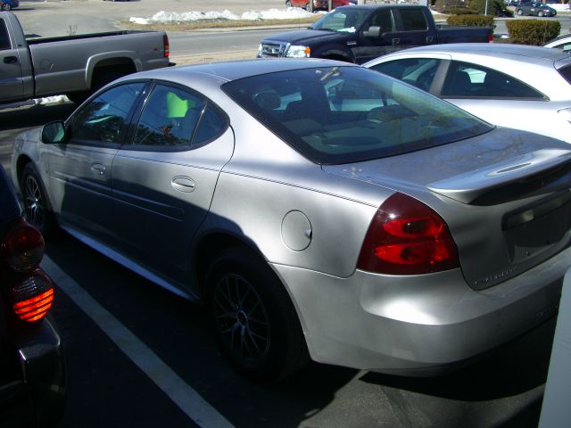 Pontiac Grand Prix 2007 photo 2