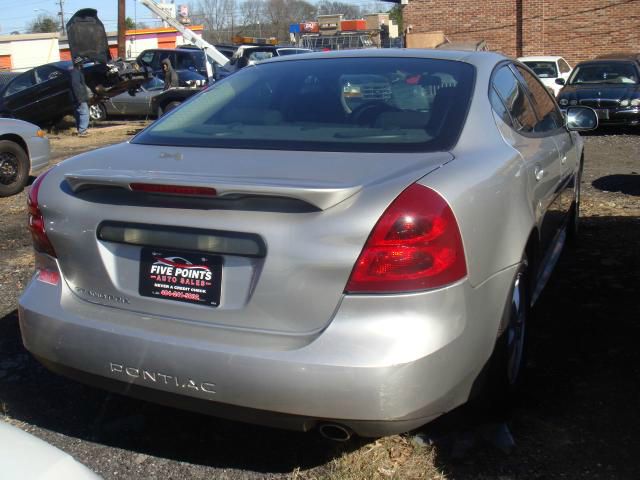 Pontiac Grand Prix 2007 photo 2