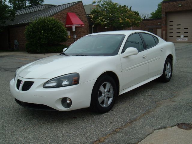 Pontiac Grand Prix 2007 photo 2