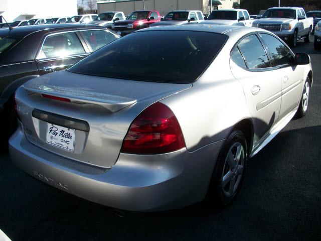 Pontiac Grand Prix 2007 photo 2