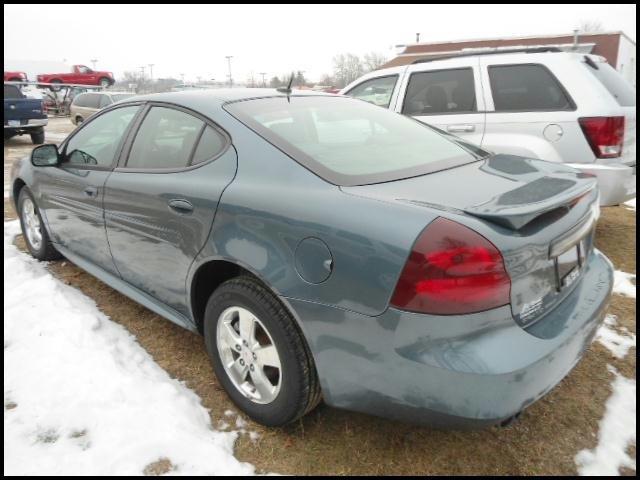 Pontiac Grand Prix 2007 photo 3