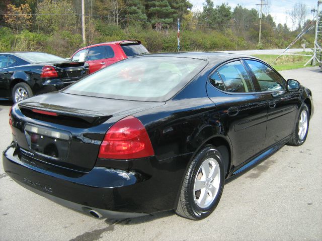 Pontiac Grand Prix 2007 photo 3