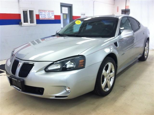 Pontiac Grand Prix 2008 photo 2