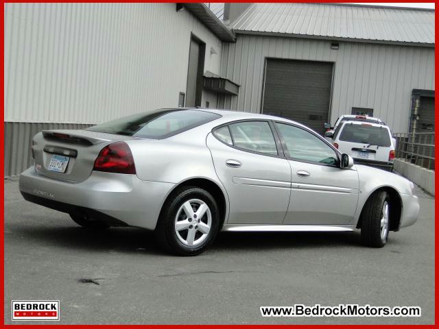 Pontiac Grand Prix 2008 photo 1