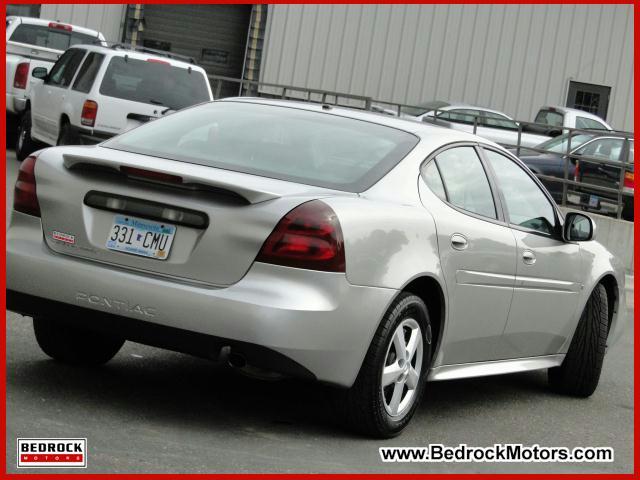 Pontiac Grand Prix 2008 photo 2