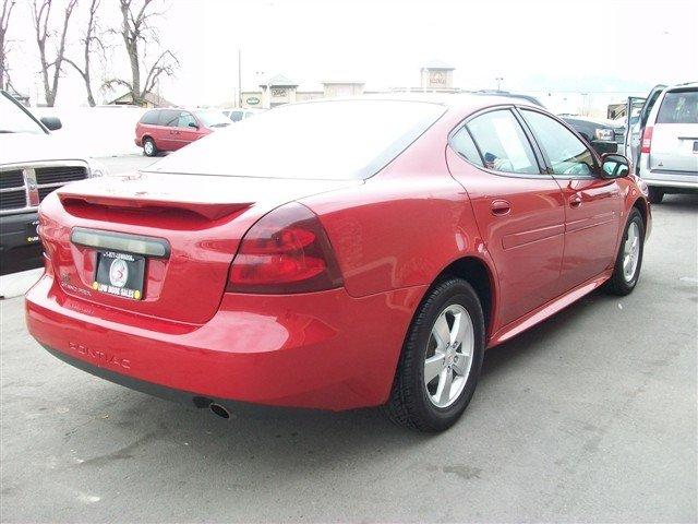 Pontiac Grand Prix 2008 photo 2
