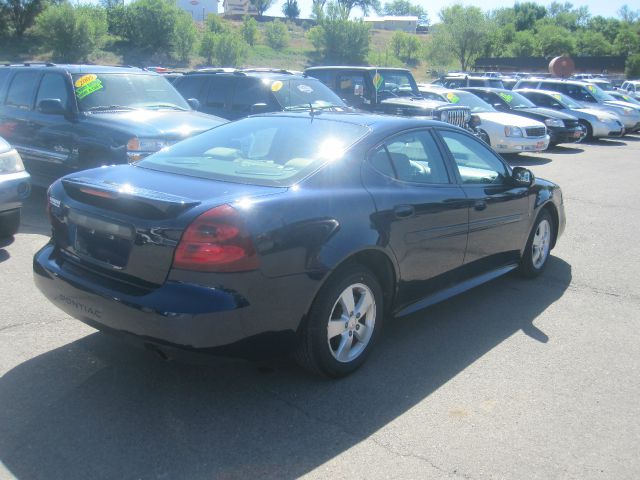 Pontiac Grand Prix 2008 photo 2