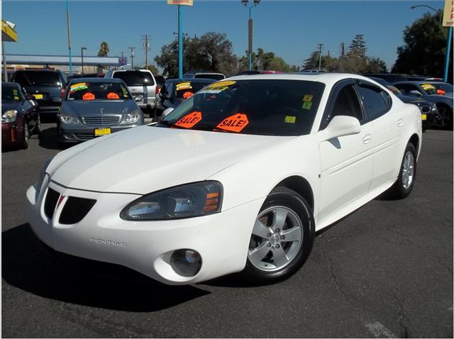 Pontiac Grand Prix 2008 photo 1