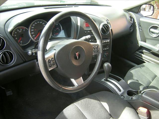 Pontiac Grand Prix 2008 photo 2