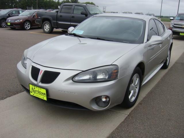 Pontiac Grand Prix 2008 photo 4
