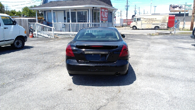 Pontiac Grand Prix 2008 photo 1