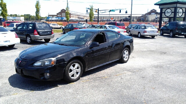 Pontiac Grand Prix 2008 photo 2