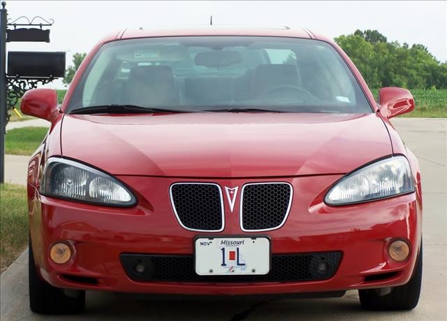 Pontiac Grand Prix 2008 photo 1