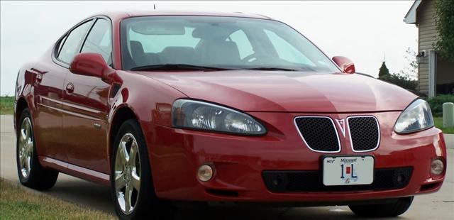 Pontiac Grand Prix 2008 photo 2