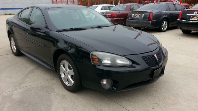 Pontiac Grand Prix 2008 photo 2