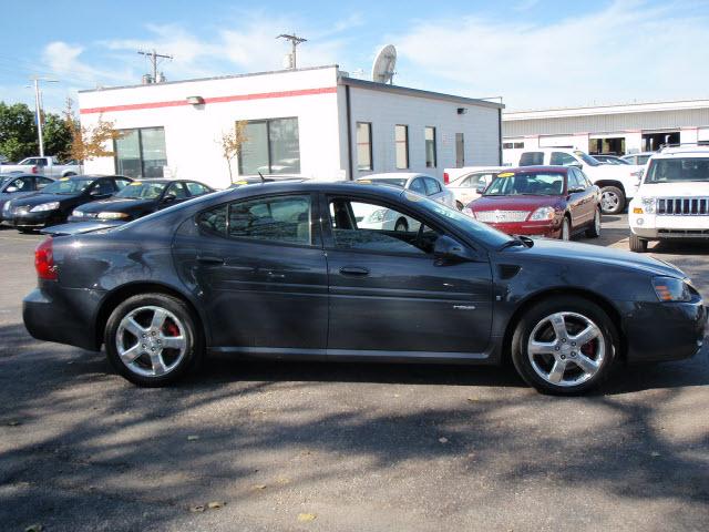Pontiac Grand Prix 2008 photo 1