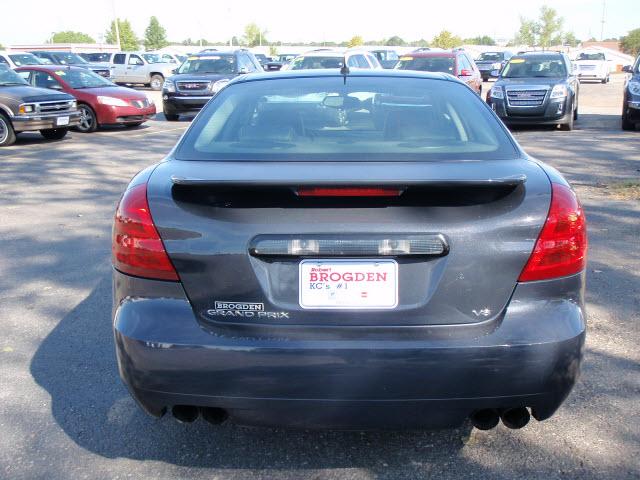 Pontiac Grand Prix 2008 photo 3