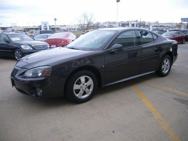 Pontiac Grand Prix 2008 photo 3
