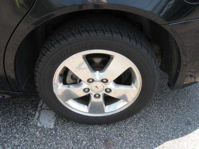 Pontiac Grand Prix 2008 photo 2