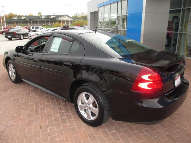 Pontiac Grand Prix 2008 photo 4