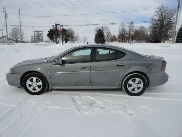 Pontiac Grand Prix 2008 photo 2
