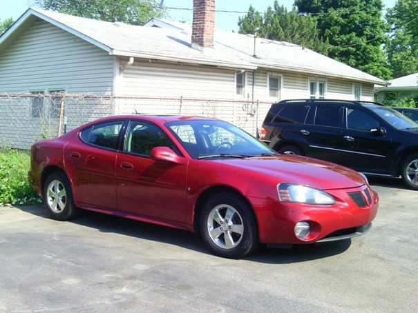Pontiac Grand Prix 2008 photo 17