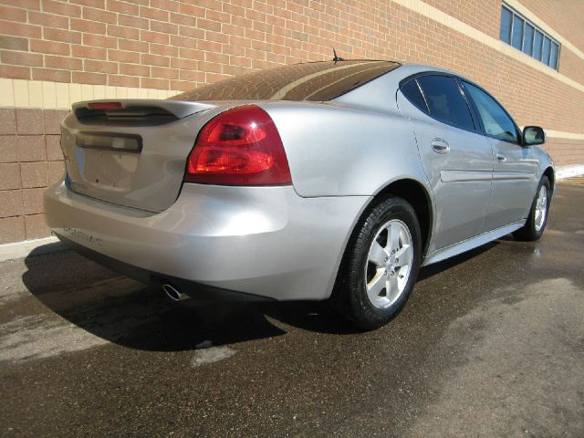 Pontiac Grand Prix 2008 photo 2