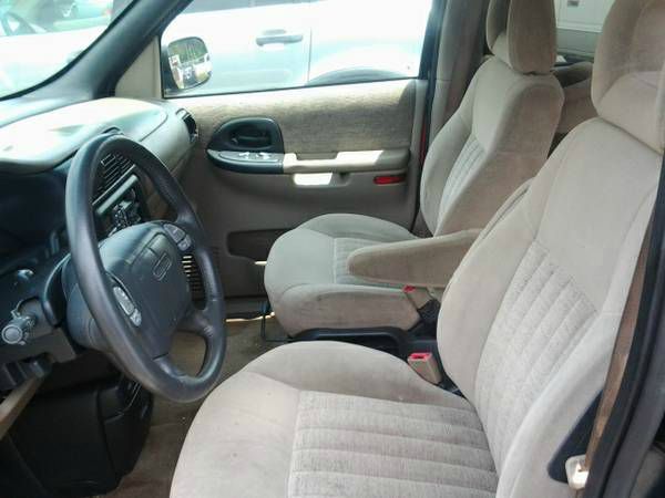 Pontiac Montana 1999 photo 2