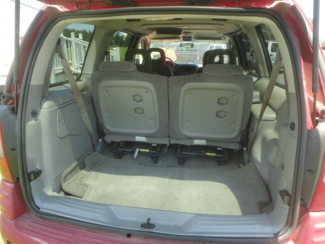 Pontiac Montana 1999 photo 1