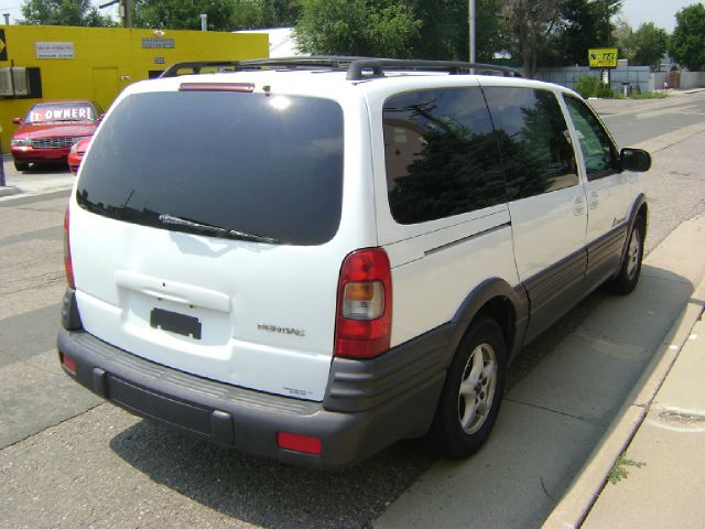 Pontiac Montana 2000 photo 1