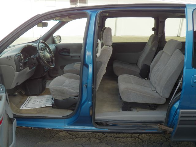 Pontiac Montana 2000 photo 3