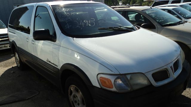 Pontiac Montana 2000 photo 1