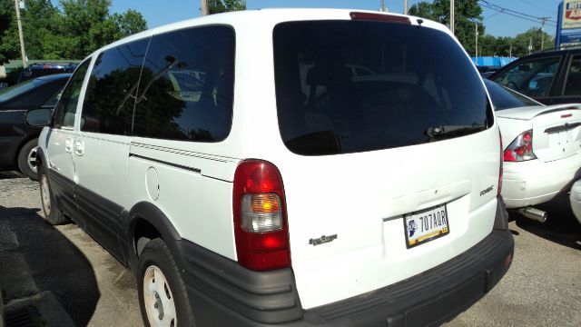 Pontiac Montana 2000 photo 2