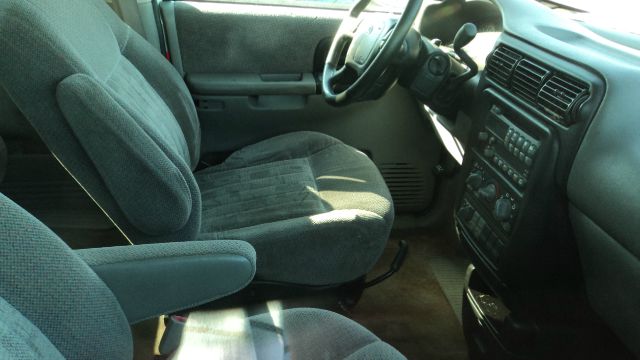 Pontiac Montana 2000 photo 3