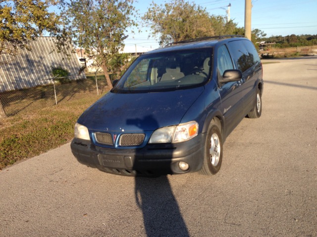 Pontiac Montana 2000 photo 2