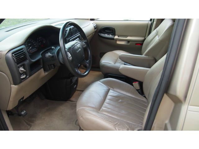 Pontiac Montana 2000 photo 1