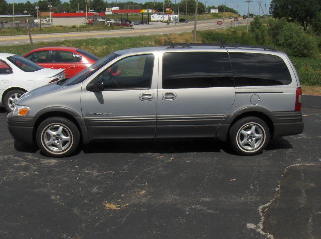 Pontiac Montana 2001 photo 3