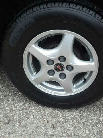 Pontiac Montana 2002 photo 1